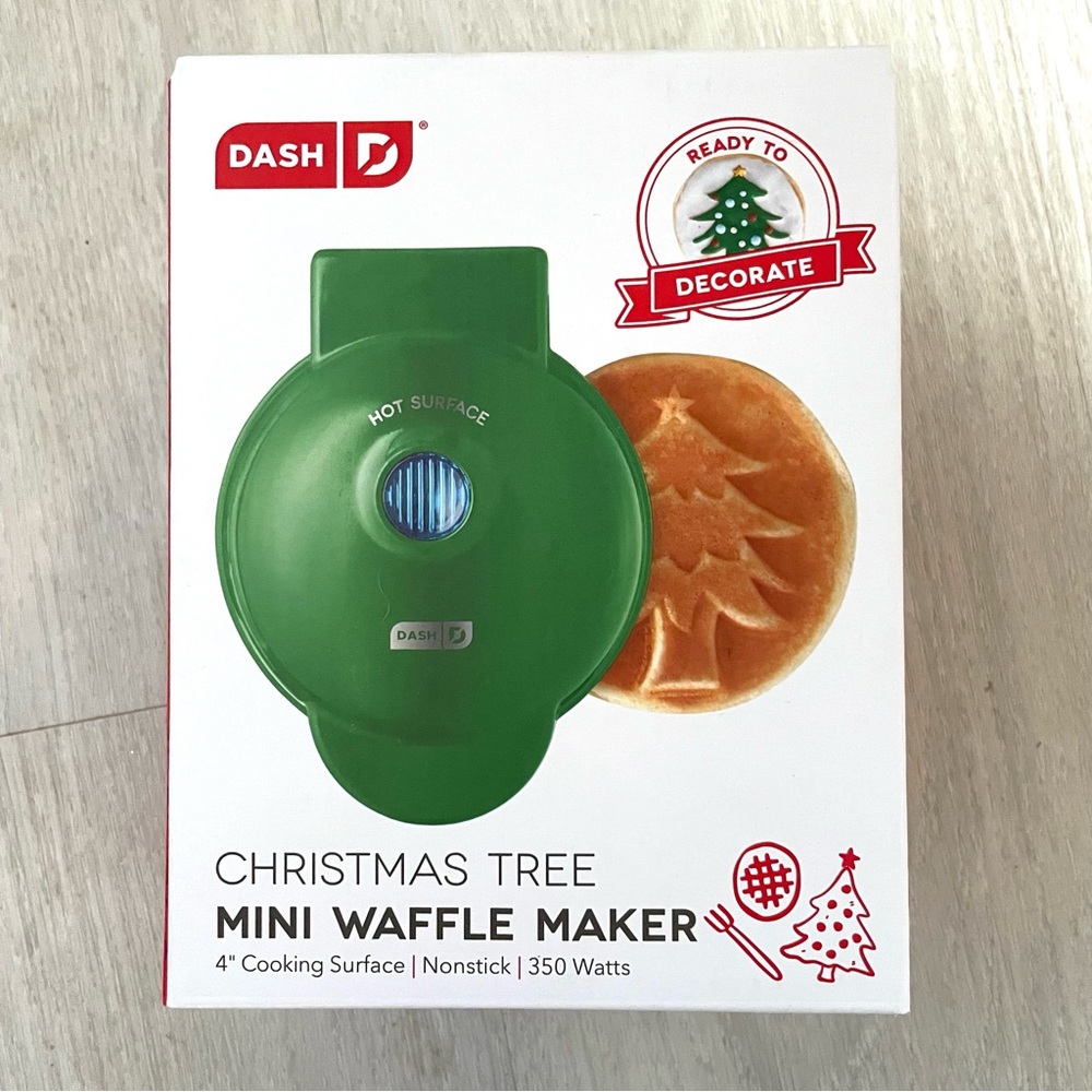 DASH Christmas Tree Mini Waffle Maker